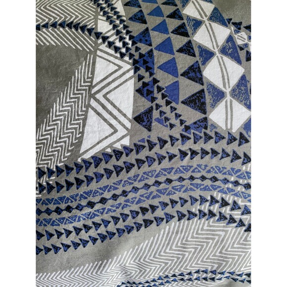 Grey Pillowcase with White and Blue Tribal Pattern | Handmade | 100% Cotton - Picture 4 of 4
